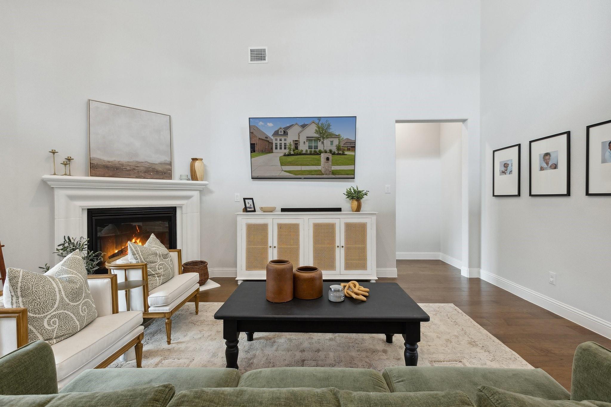1021 Amber Knoll Living Room