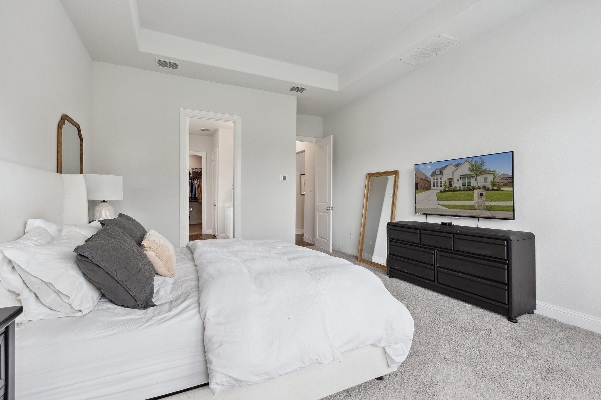 1021 Amber Knoll Primary Suite