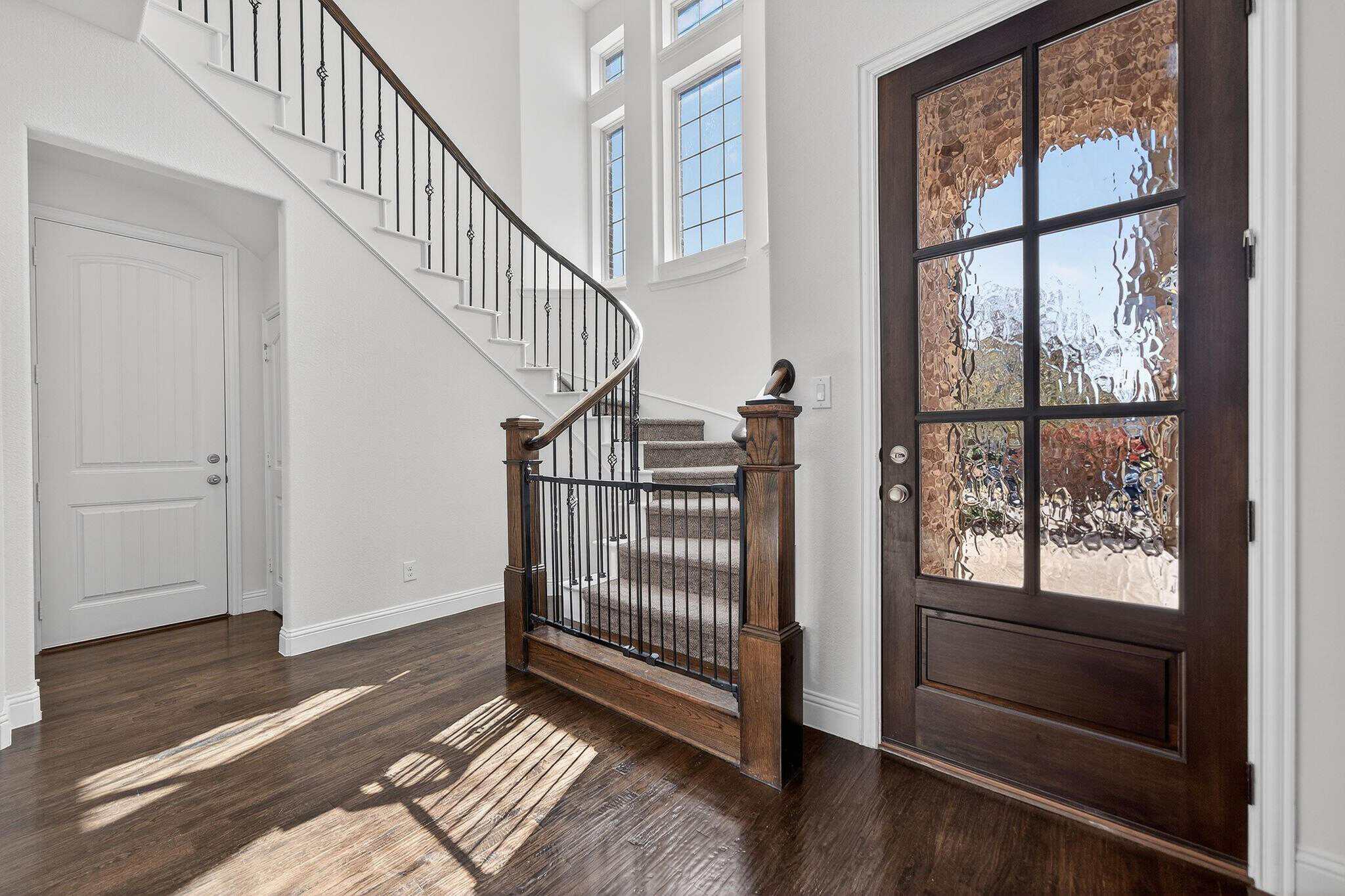 922 Amber Knoll Drive Entry
