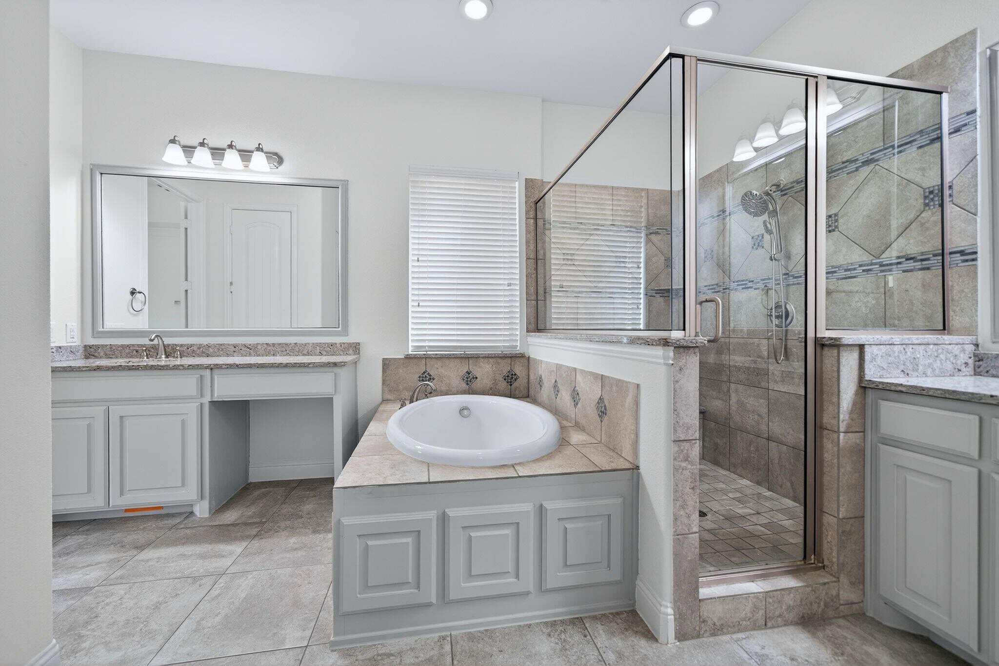 922 Amber Knoll Drive Primary Bath