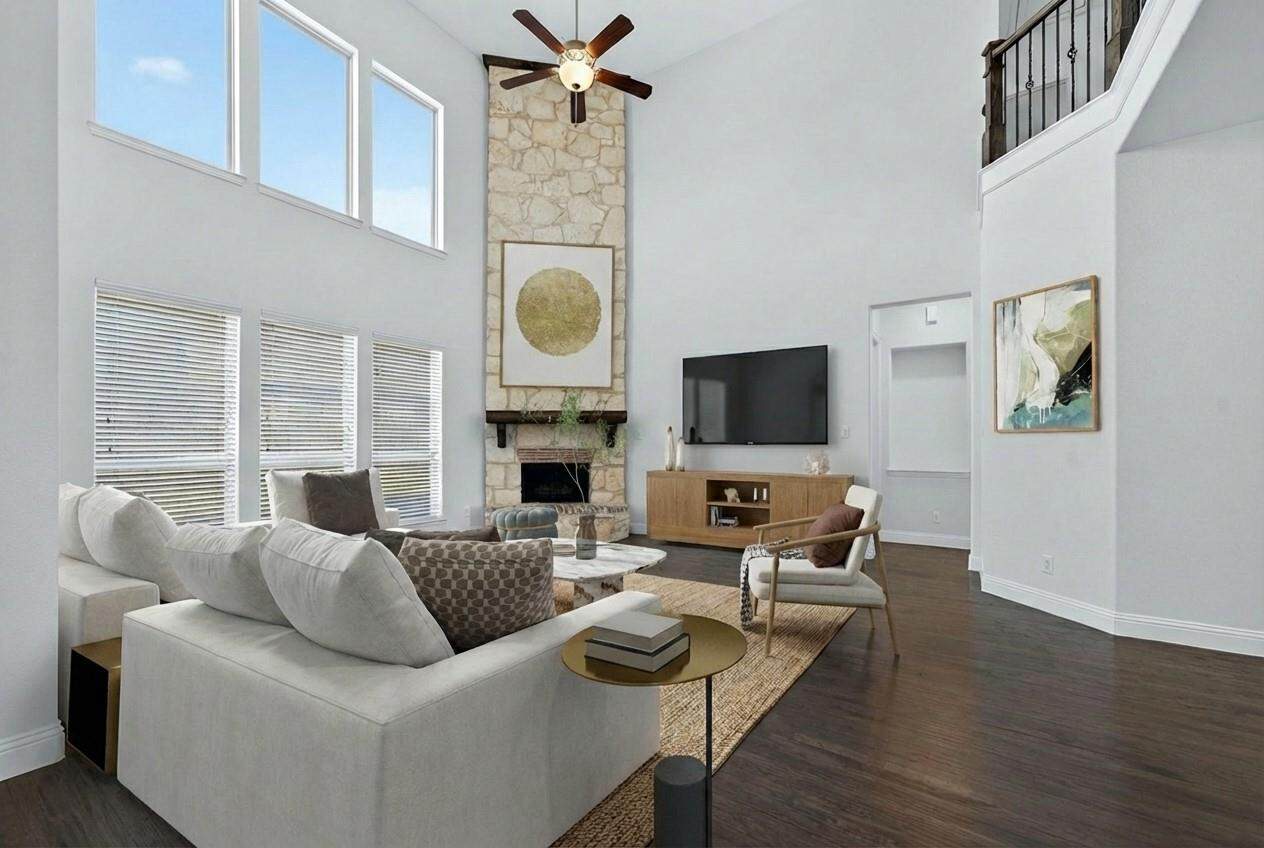 922 Amber Knoll Drive Living Room